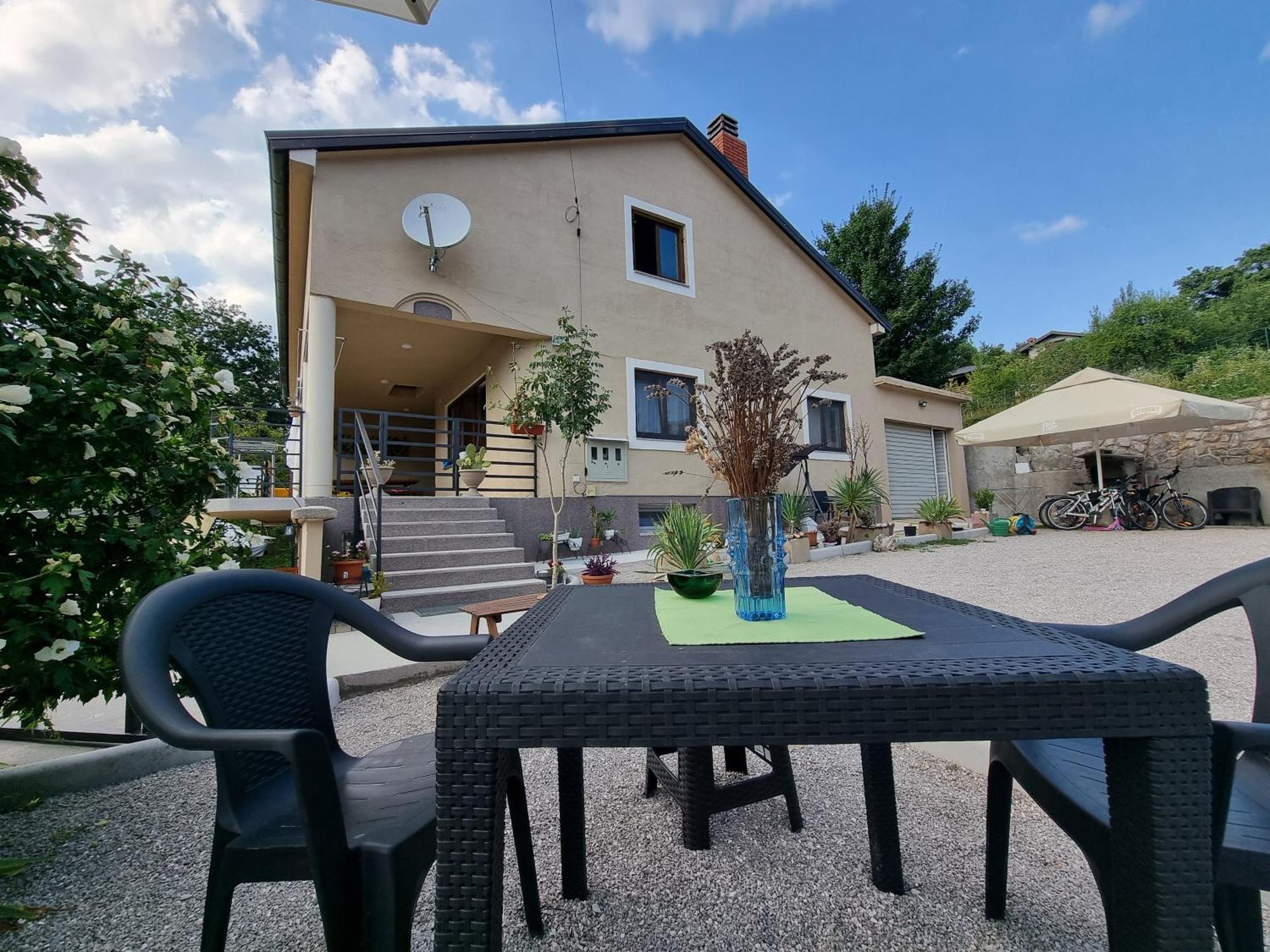 Haus Natura Jurdani Exteriör bild